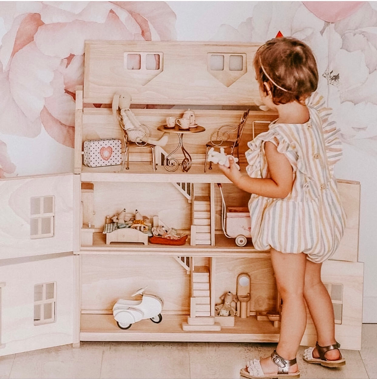 Victorian Doll House